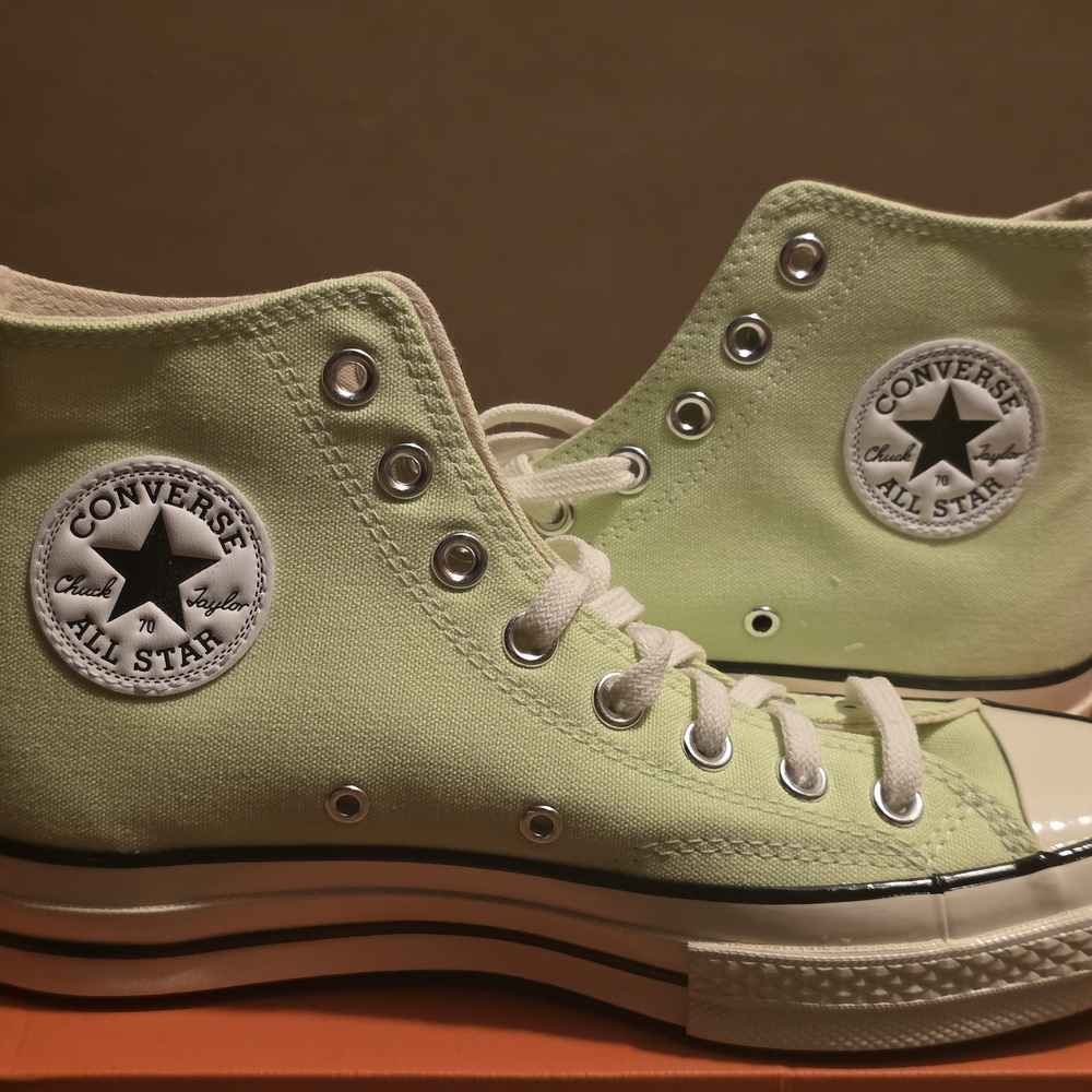 Converse All Star HI Size 6.5Y/8.5W - Brand NEW in Box